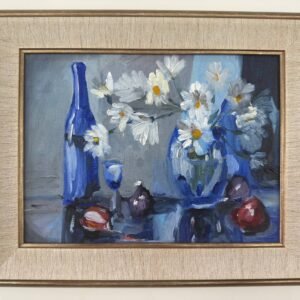 “Blue Vase Daisies” – Still Life Floral Painting by Regina Arts